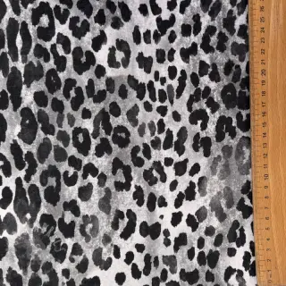 Triko materijal čupav Animal skin grey digital print
