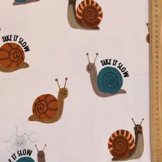 Triko materijal čupav Snails off white digital print