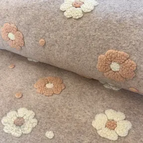 Tkanina za kapute LUXE with 3D Flowers sand