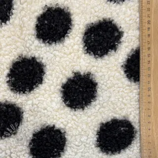 Tkanina za kapute TEDDY Big dots black