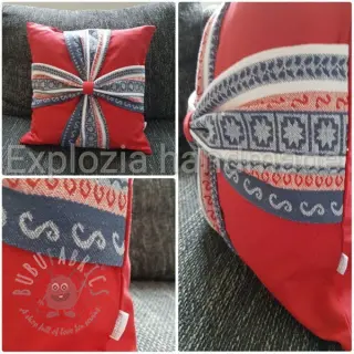CANVAS red