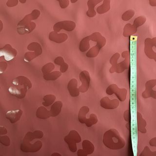 Tkanina za kabanice Animal skin bordeaux