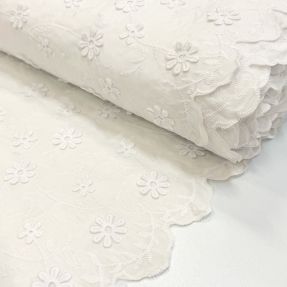 Pamučna tkanina EMBROIDERY Catchy daisy off white