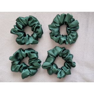 Saten dark green